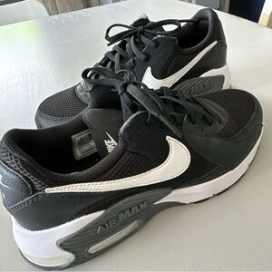 Women’s Nike Air Max Excee Black Casual Shoe size 8